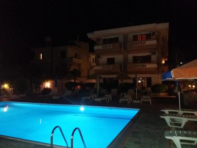 фотографии отеля Elpida Apartments изображение №43