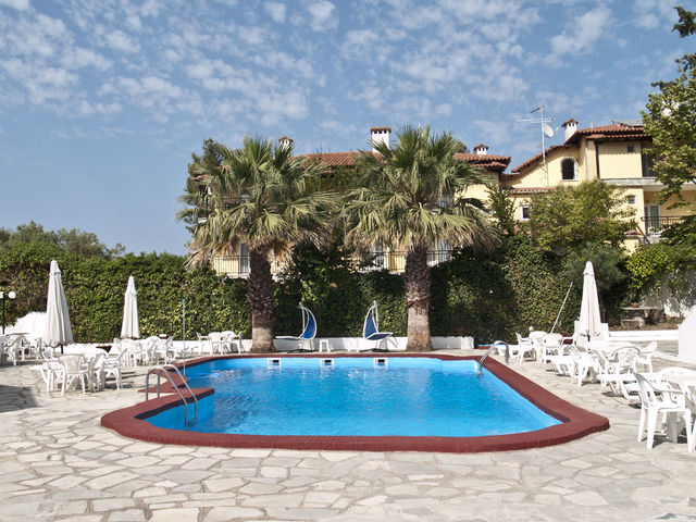 фото отеля Theo Bungalows изображение №17