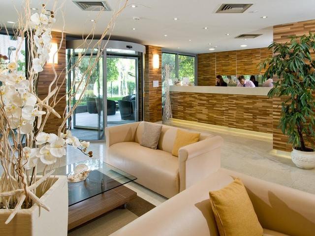 фотографии отеля Madison Hotel & Residence изображение №7