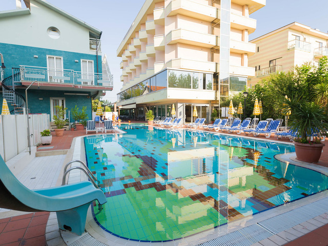 фото отеля Madison Hotel & Residence изображение №1