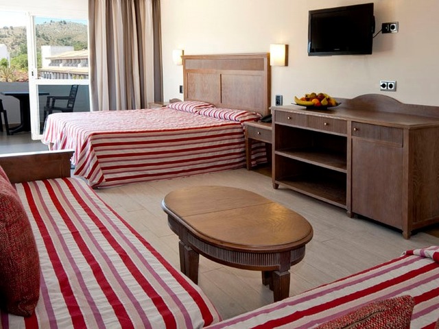 фото Beach Club Font de Sa Cala изображение №30