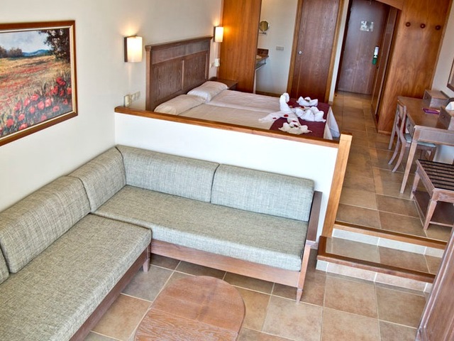 фотографии отеля Beach Club Font de Sa Cala изображение №27