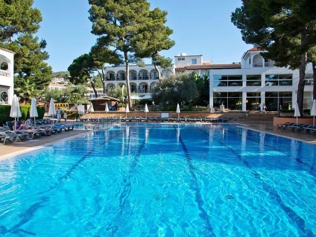 фото отеля Beach Club Font de Sa Cala изображение №1