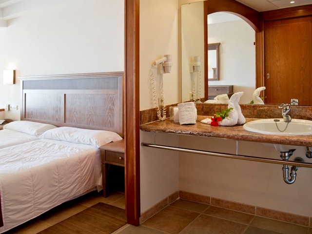 фото Beach Club Font de Sa Cala изображение №26