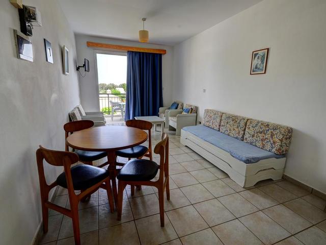 фото Renos Tourist Apartments изображение №34