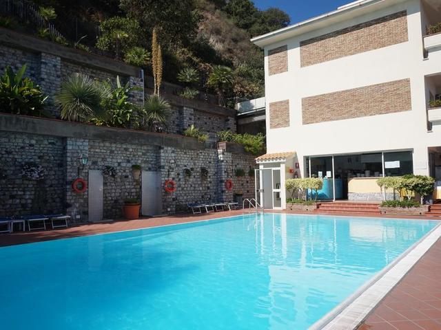 Bay Palace Hotel