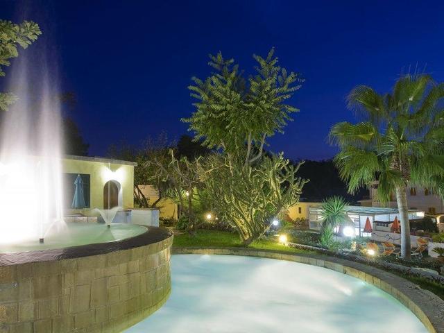 фотографии отеля Albergo Villa Hibiscus изображение №7