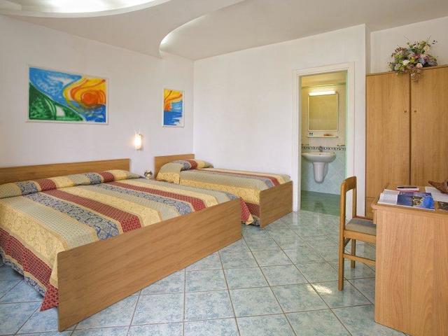 фотографии отеля Albergo Villa Hibiscus изображение №3