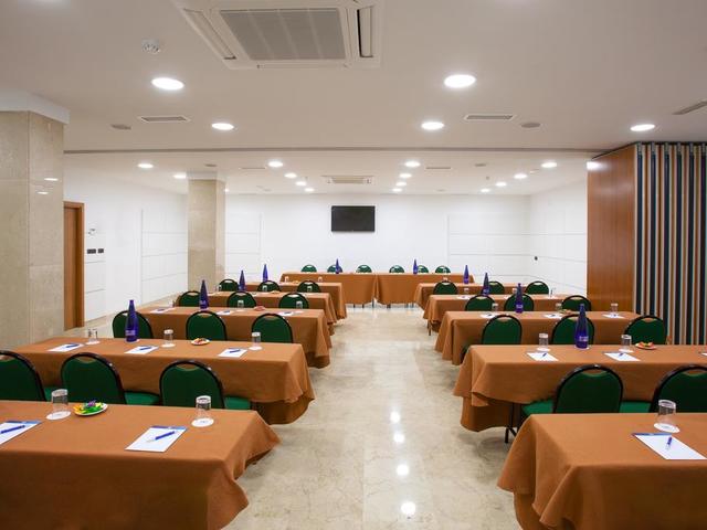 фото отеля NH San Pedro изображение №9