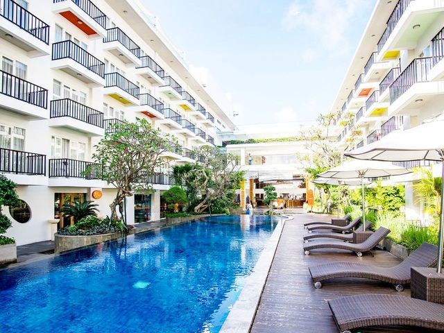 фото The Jimbaran View (ех. HARRIS Hotel Bukit Jimbaran) изображение №2
