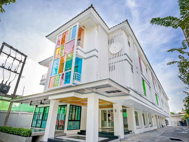 The Tint At Phuket Town