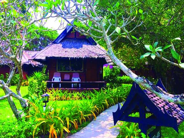 фото отеля Sunset Village Beach Resort изображение №41