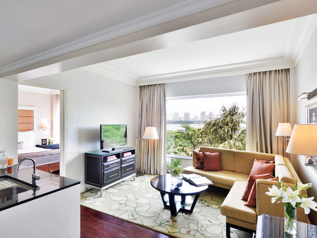 фотографии Lakeside Chalet, Mumbai - Marriott Executive Apartments изображение №28