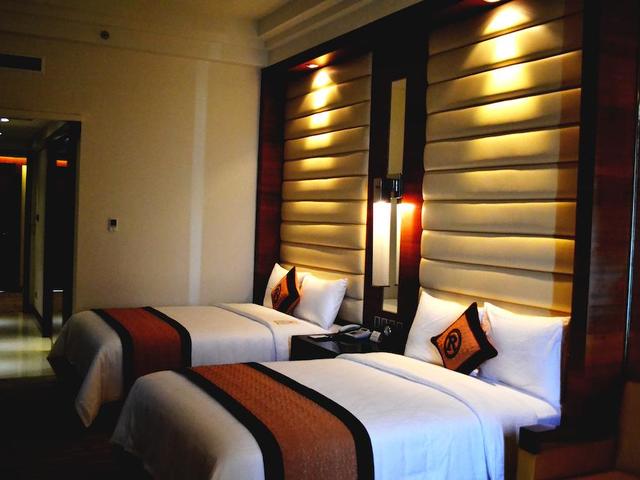 фотографии отеля Royal International Hotel & Villas (Royal Casino Hotel & Villa Halong Bay) изображение №19