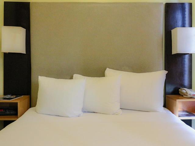 фото отеля Astor on the Park изображение №9