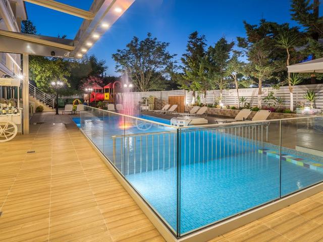 фото отеля Denise Beach изображение №1