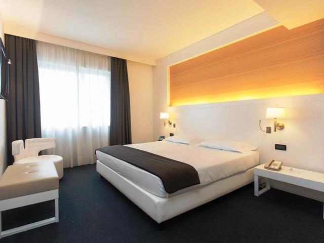 фото отеля IH Hotel Roma Z3 (ex. Idea Hotel Roma Z3) изображение №17