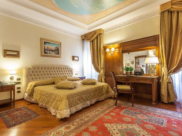 фото отеля Daniel's Hotel изображение №33