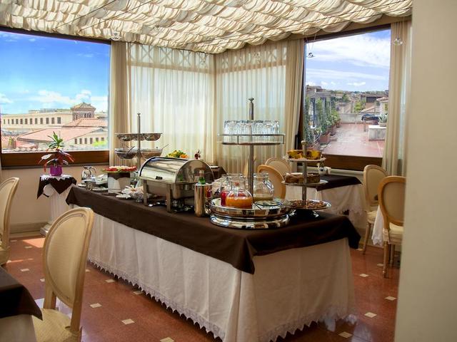 фото отеля Daniel's Hotel изображение №29