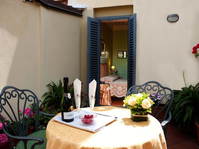 фотографии отеля Daniel's Hotel изображение №27