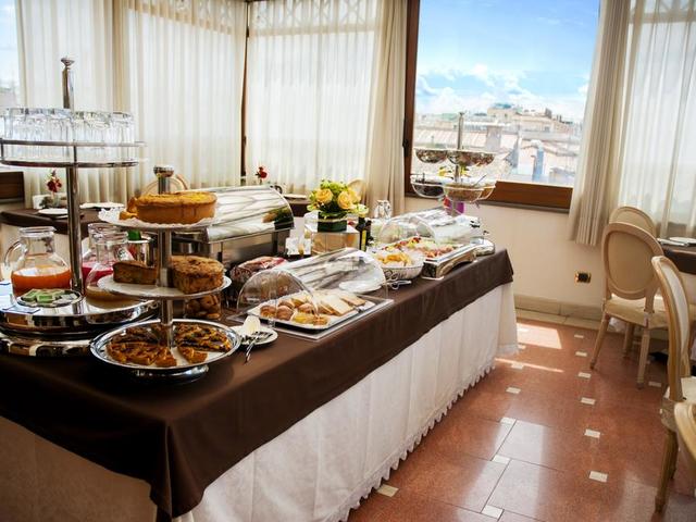 фото Daniel's Hotel изображение №26