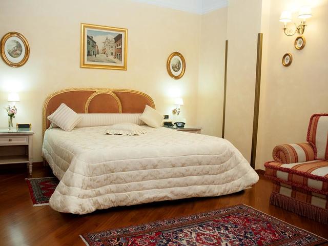 фото отеля Daniel's Hotel изображение №17