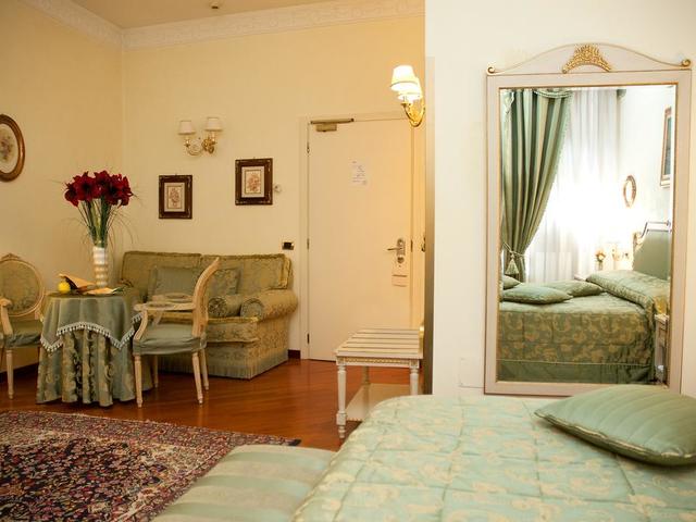 фото отеля Daniel's Hotel изображение №13