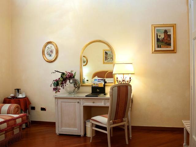 фотографии отеля Daniel's Hotel изображение №7