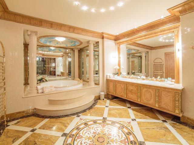 фото отеля Royal Casino Spa & Hotel Resort изображение №29