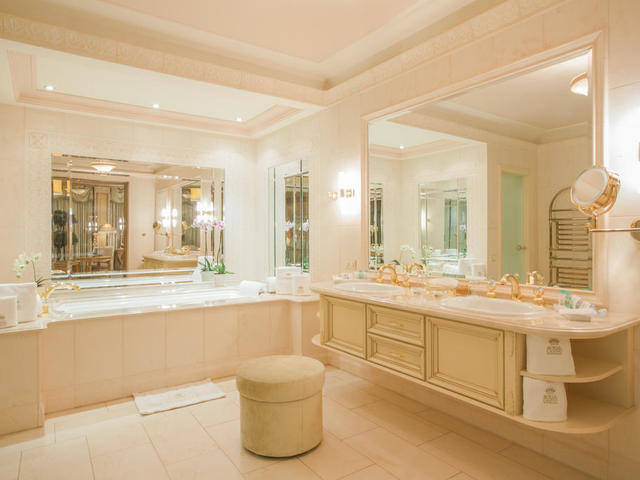 фото отеля Royal Casino Spa & Hotel Resort изображение №21