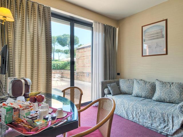 фото Petra Hotel and Residence изображение №22