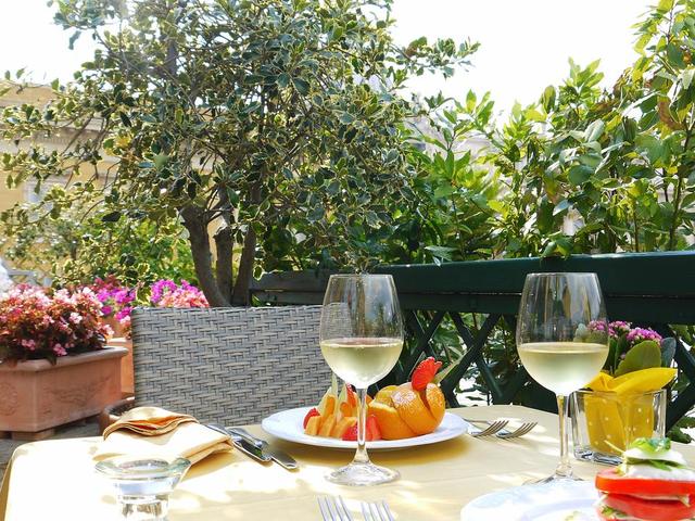 фото отеля Residenza Paolo VI изображение №5