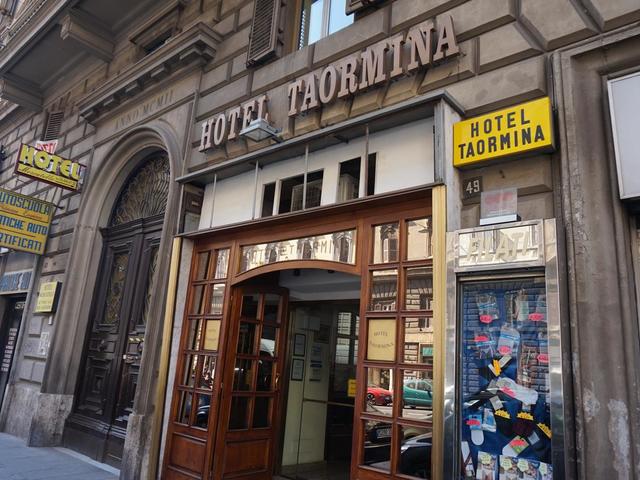 http://Taormina