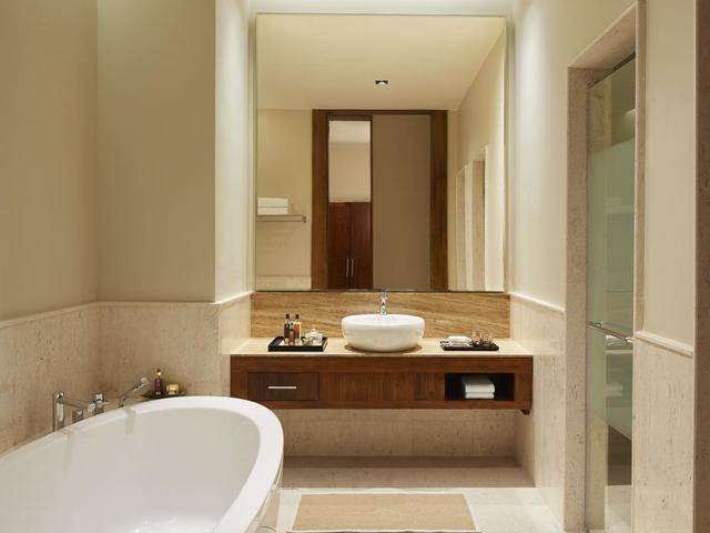 фотографии Heritance Negombo (ех. Browns Beach) изображение №12
