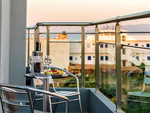 фото Pollis изображение №18