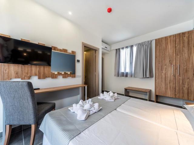 фото Pollis изображение №2