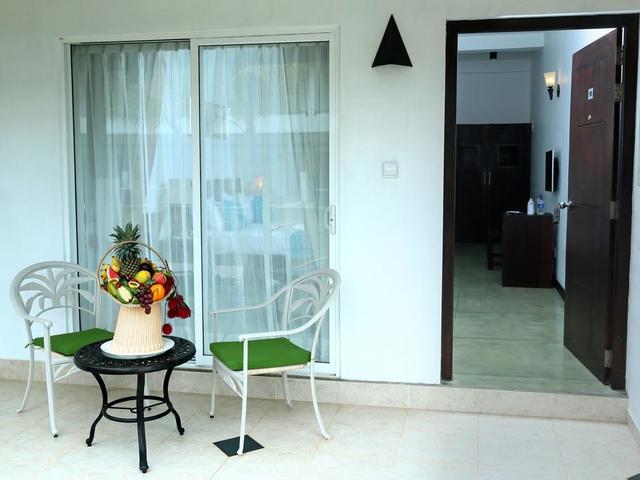 фотографии отеля Rathna Beach Resort (Ex. Coco Royal Beach Resort) изображение №11