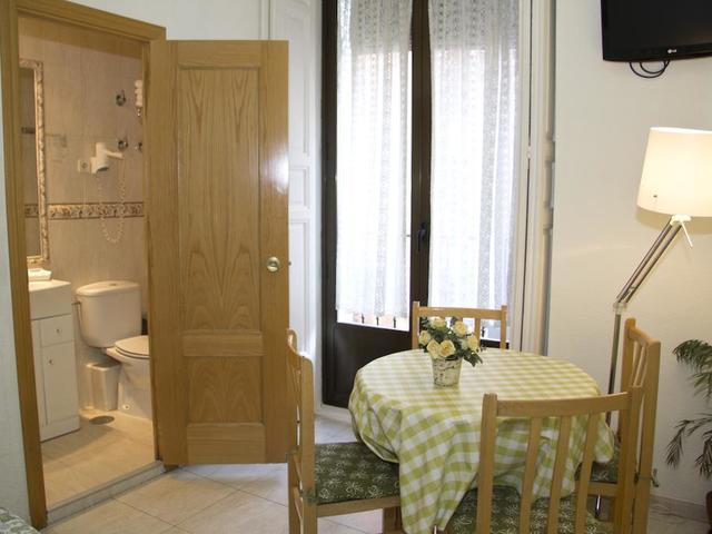 фото Hostal Los Alpes изображение №26