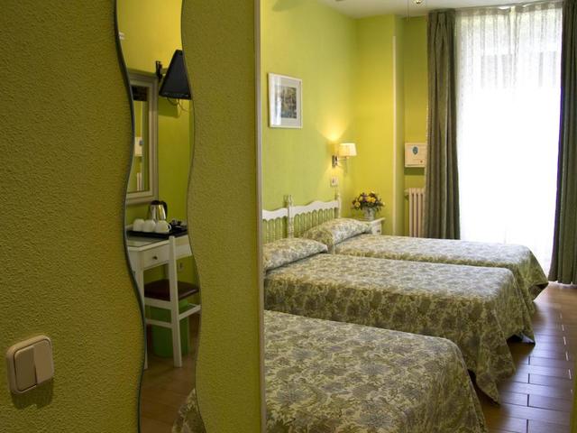 фотографии отеля Hostal Los Alpes изображение №23