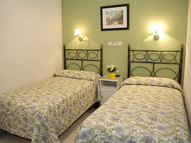 фото отеля Hostal Los Alpes изображение №17