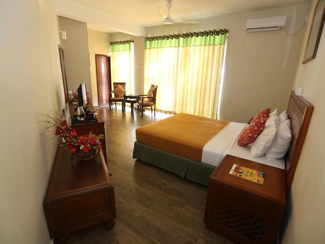 фото отеля Hikkaduwa Beach Hotel изображение №49