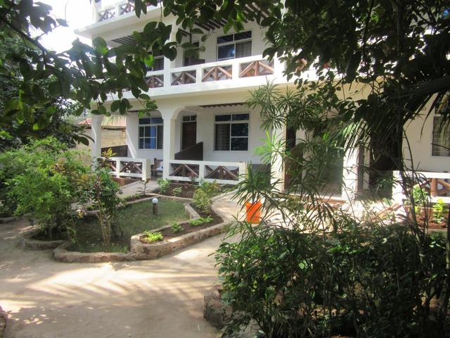 http://Baraka%20Beach%20Bungalows