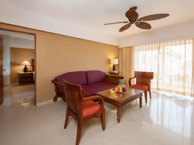 фото отеля Barcelo Occidental Caribe (ex. Barcelo Punta Cana; Breezes Punta Cana) изображение №17
