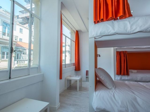 фото Golden Tram 242 Lisbonne Hostel изображение №38