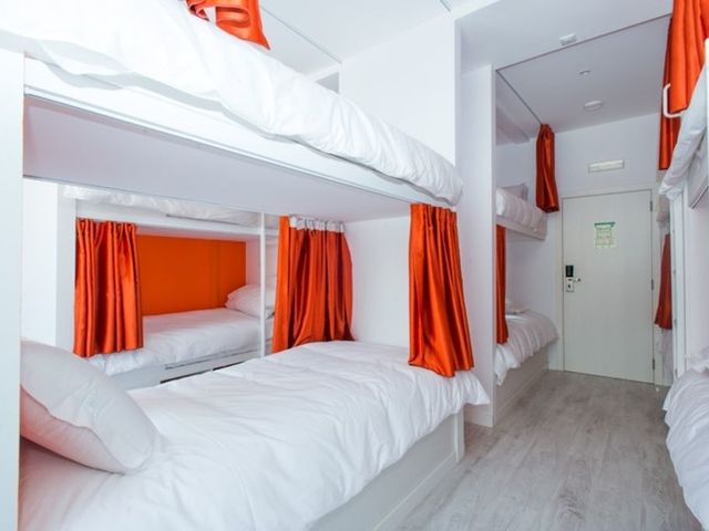 фотографии отеля Golden Tram 242 Lisbonne Hostel изображение №35