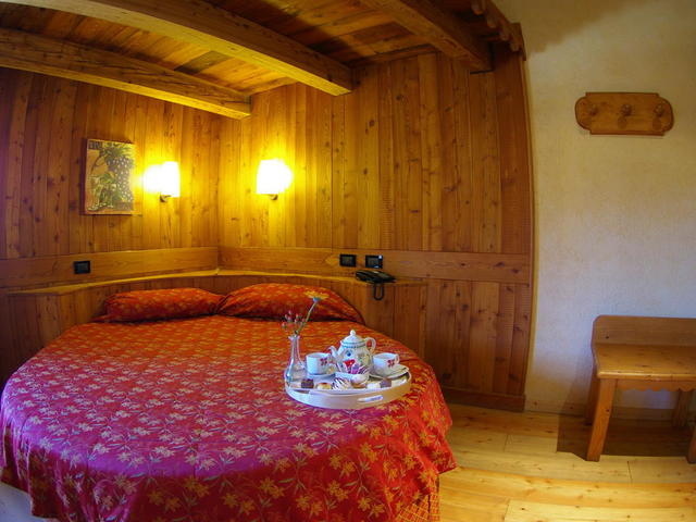 фотографии отеля Grand Hotel Besson изображение №3