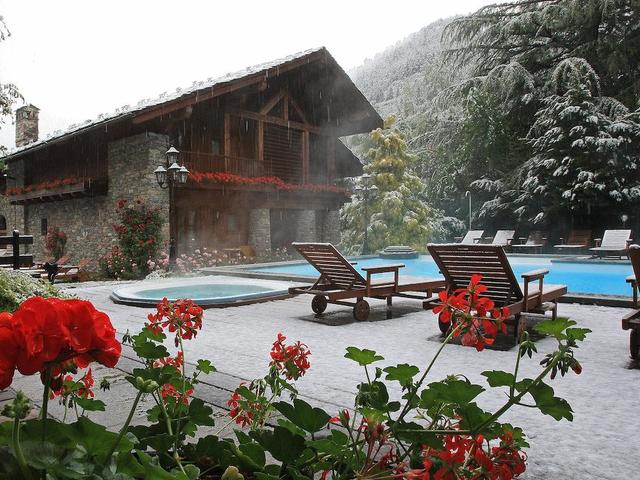 фото отеля Mont Blanc Hotel Village изображение №1