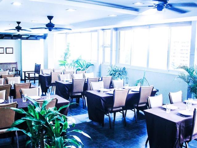 фотографии The Studio 18 Residences изображение №28