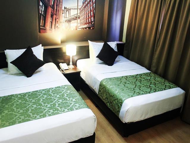 фото отеля The Studio 18 Residences изображение №25