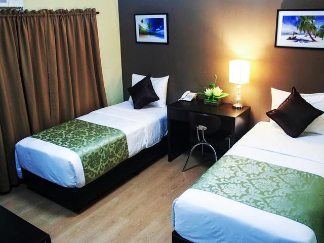 фотографии The Studio 18 Residences изображение №20